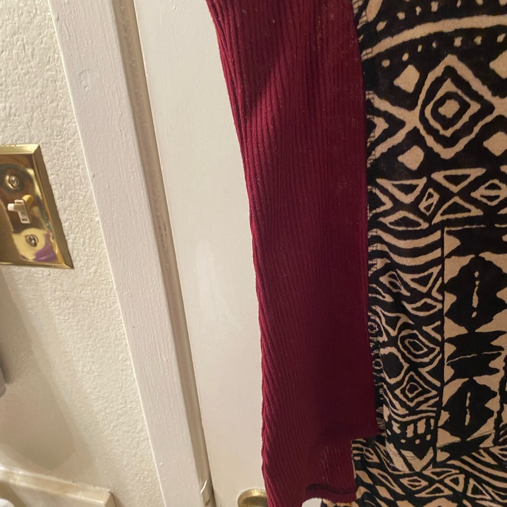 Boho Tribal Print Long Sleeve Top Burgundy Accent - Picture 4 of 9